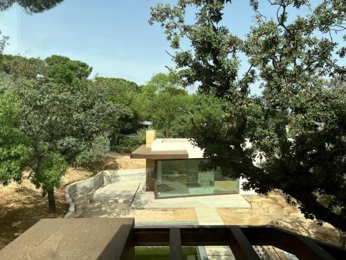 4A8425E5-25F1-46FD-8D54-644ABAFD8965