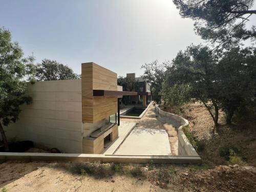 BA9B04FC-FDC7-42F9-9E64-B21BABCE8F77